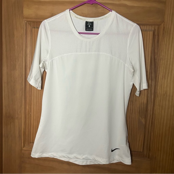Nike Tops - Nike Pro Hyper Cool White Fitted Short Sleeve T-Shirt